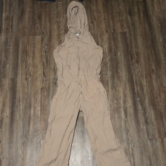 Zara Jumpsuit Women's Small Hooded Sleeveless Sand Beige Zip Up Cargo Spring Wea - Picture 1 of 8